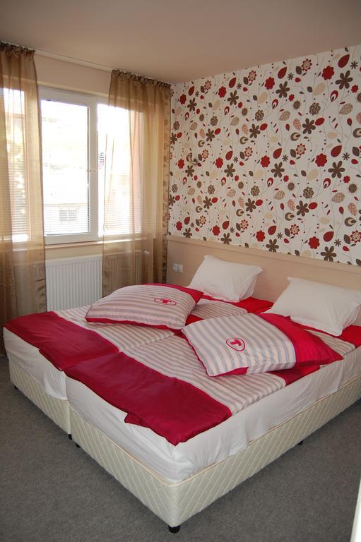 Rozovata Kashta Hotel Kyustendil Habitación foto